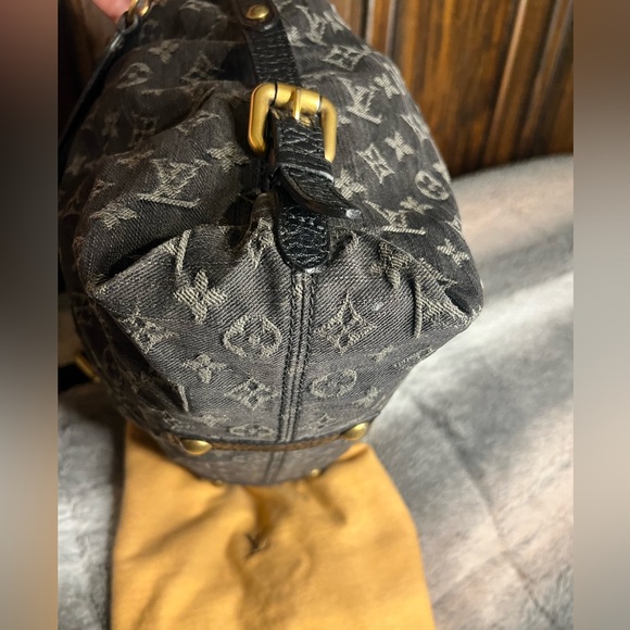 ‼️SOLD‼️HP🎉Louis Vuitton Denim Neo Cabby GM🤍 (Box & Dustbag included) - Picture 6 of 13